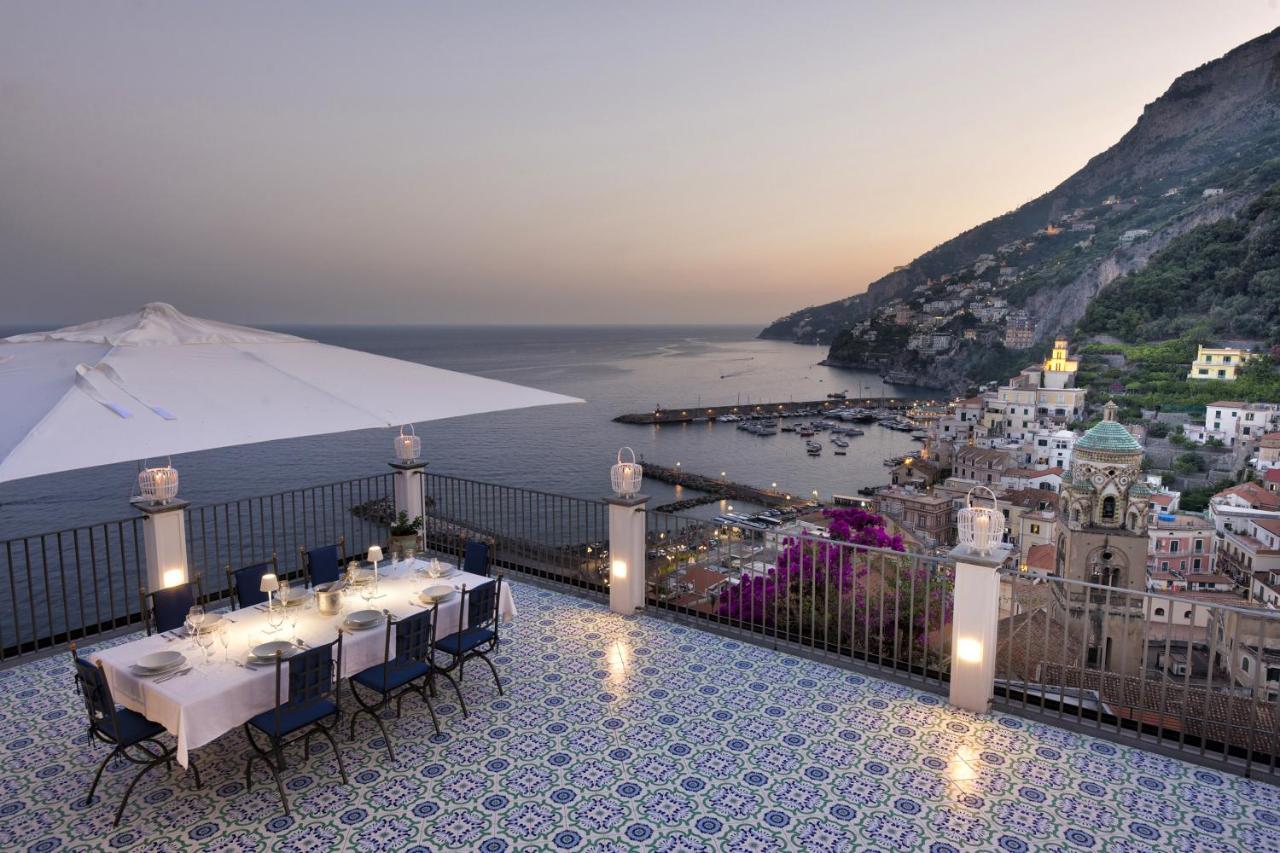 Amore Rentals - Palazzo Della Storia Amalfi Exterior photo